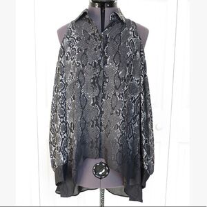 🗣LAST CHANCE🗣 Parker Reptile Print Cold Shoulder High-Lo Top